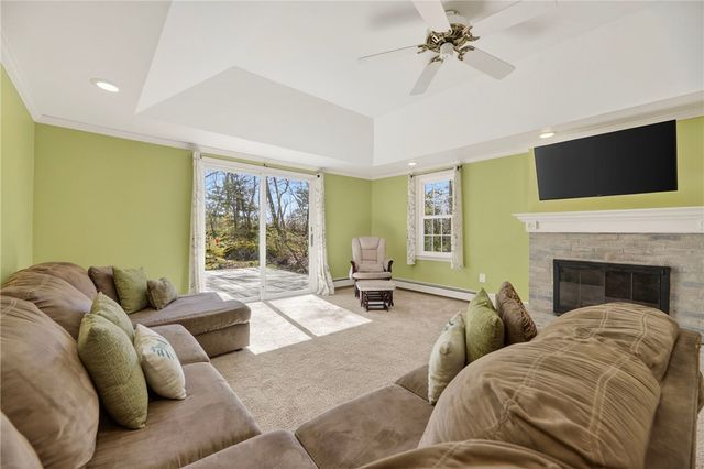 13 Pigeon Hill Cove, Hopkinton, RI 02808