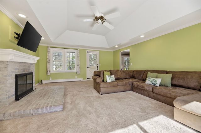 13 Pigeon Hill Cove, Hopkinton, RI 02808