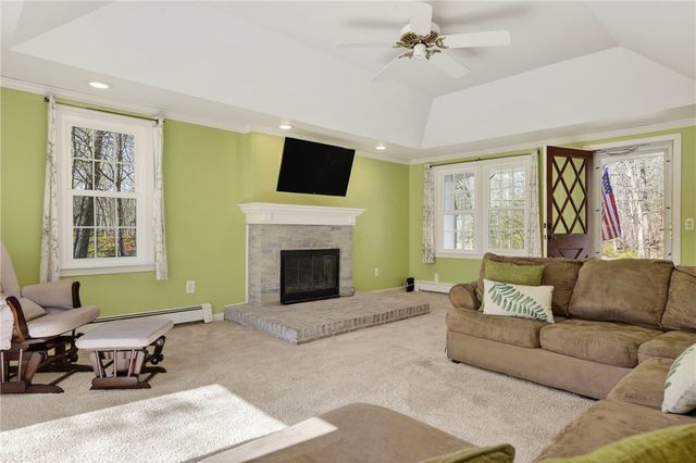 13 Pigeon Hill Cove, Hopkinton, RI 02808