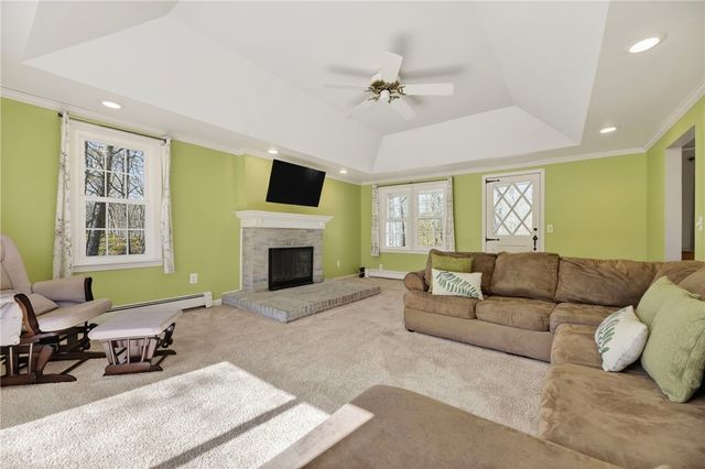 13 Pigeon Hill Cove, Hopkinton, RI 02808