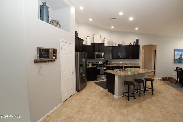 7621 W PECK Drive, Glendale, AZ 85303