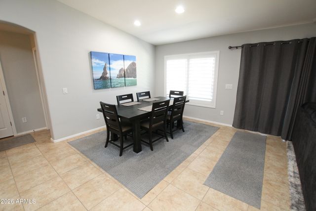 7621 W PECK Drive, Glendale, AZ 85303