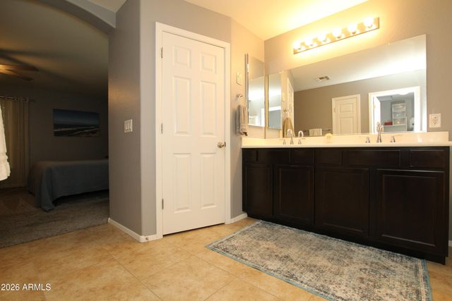 7621 W PECK Drive, Glendale, AZ 85303