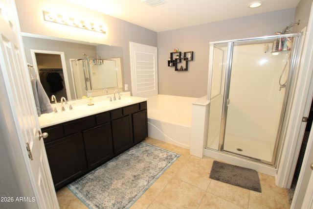 7621 W PECK Drive, Glendale, AZ 85303
