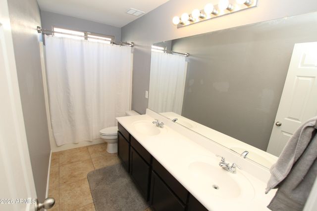 7621 W PECK Drive, Glendale, AZ 85303
