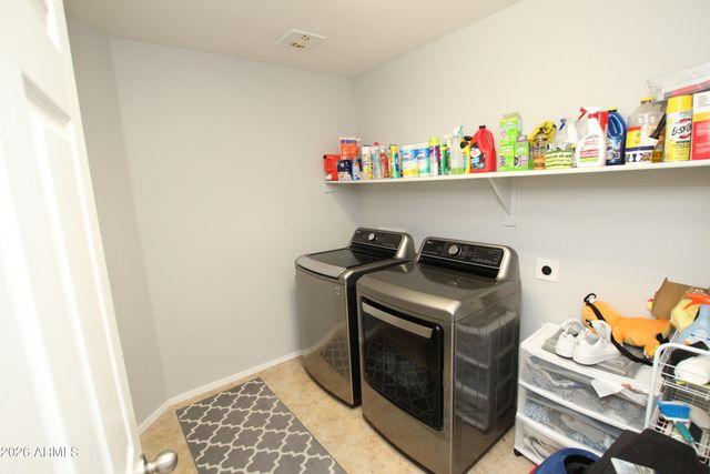 7621 W PECK Drive, Glendale, AZ 85303