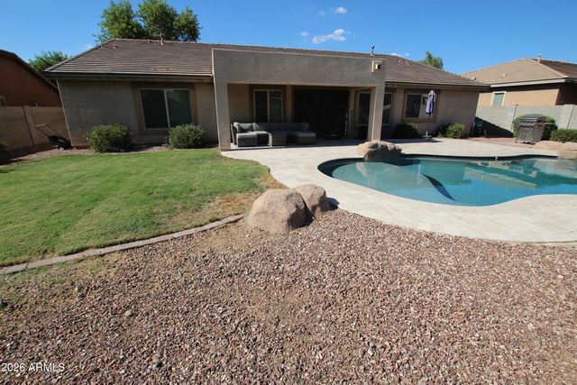 7621 W PECK Drive, Glendale, AZ 85303