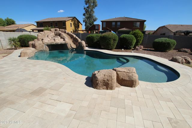 7621 W PECK Drive, Glendale, AZ 85303