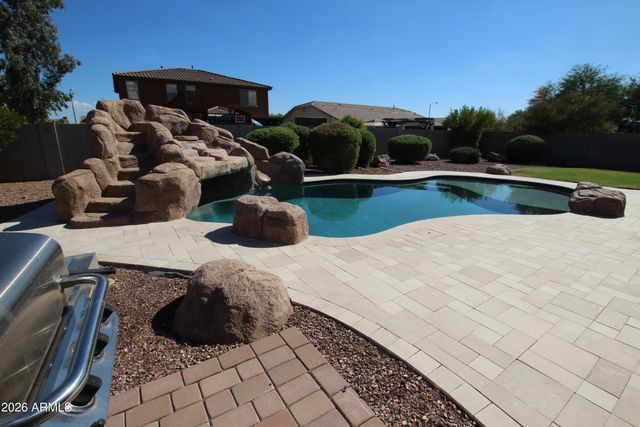 7621 W PECK Drive, Glendale, AZ 85303