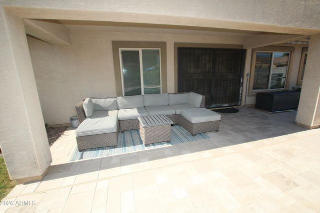 7621 W PECK Drive, Glendale, AZ 85303