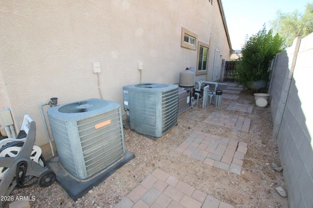 7621 W PECK Drive, Glendale, AZ 85303