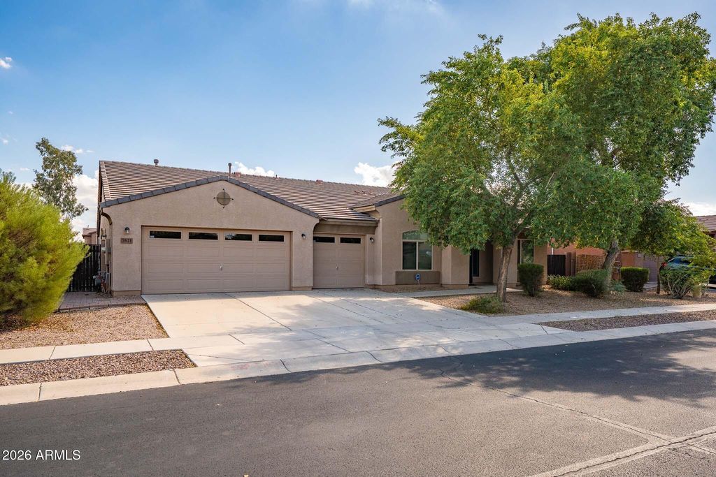 7621 W PECK Drive, Glendale, AZ 85303 — photo 2