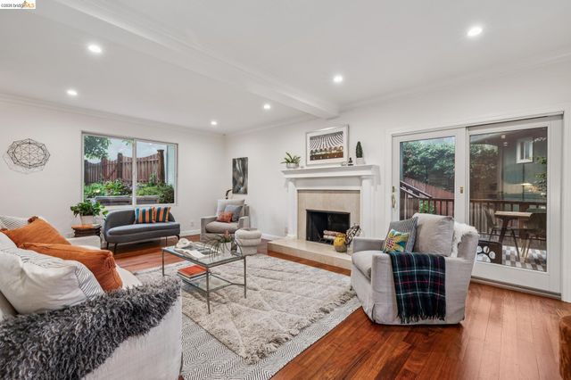 18 North Cir, Oakland, CA 94611