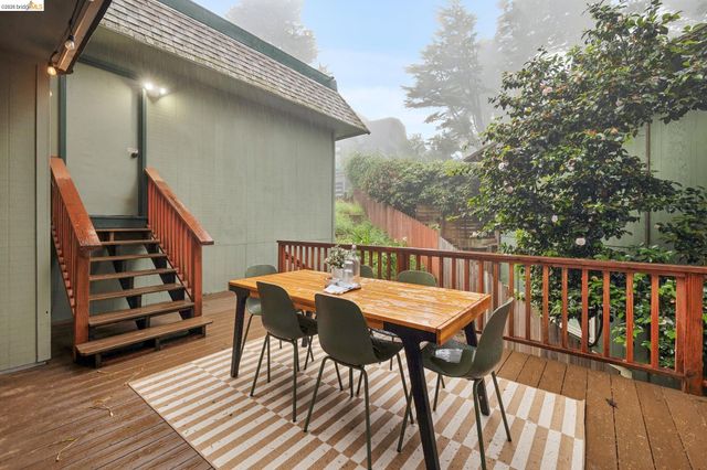 18 North Cir, Oakland, CA 94611