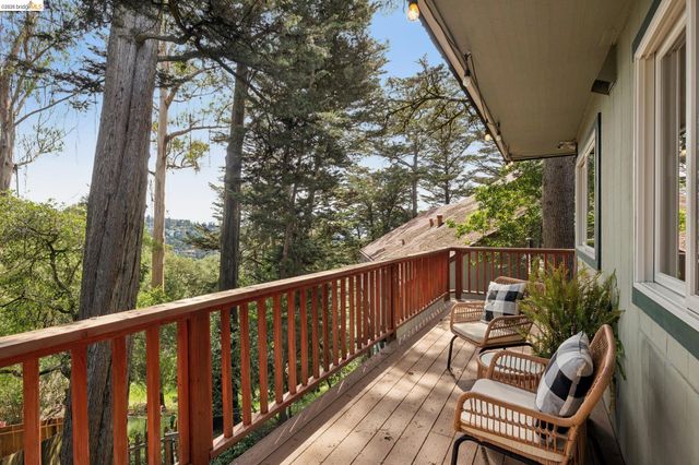 18 North Cir, Oakland, CA 94611