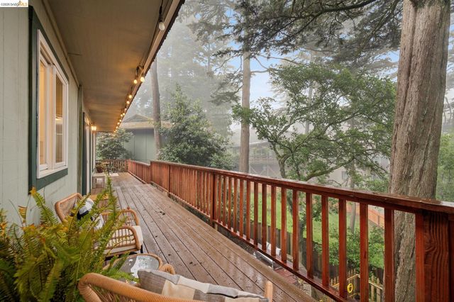 18 North Cir, Oakland, CA 94611