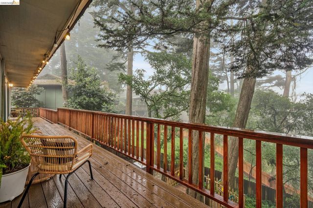 18 North Cir, Oakland, CA 94611