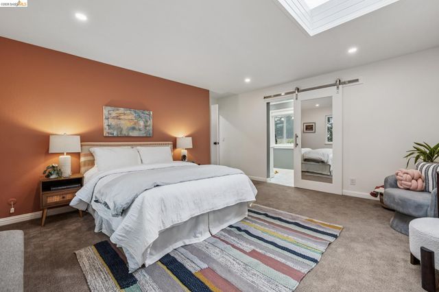 18 North Cir, Oakland, CA 94611