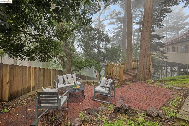 18 North Cir, Oakland, CA 94611