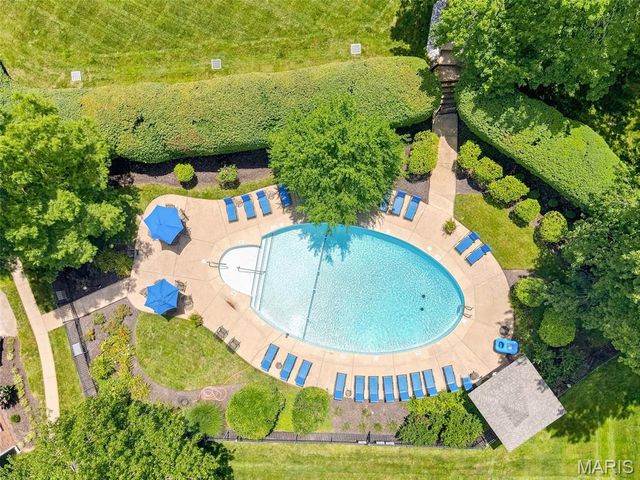 1411 Willow Brook Cove 10, St Louis, MO 63146