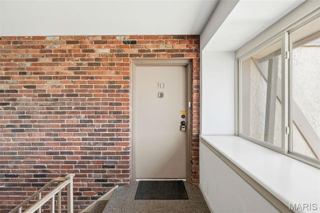 1411 Willow Brook Cove 10, St Louis, MO 63146
