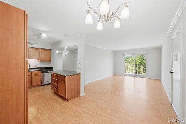 1411 Willow Brook Cove 10, St Louis, MO 63146