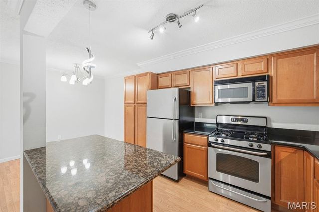 1411 Willow Brook Cove 10, St Louis, MO 63146