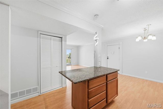 1411 Willow Brook Cove 10, St Louis, MO 63146