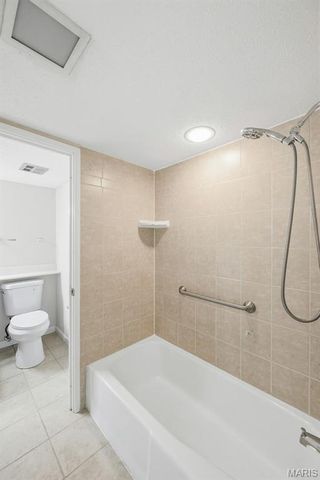 1411 Willow Brook Cove 10, St Louis, MO 63146