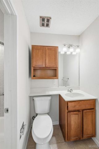 1411 Willow Brook Cove 10, St Louis, MO 63146