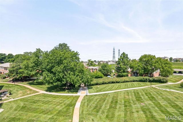 1411 Willow Brook Cove 10, St Louis, MO 63146