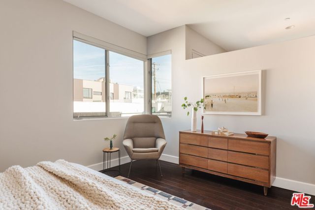 1250 N Harper Avenue PH421, Los Angeles, CA 90046