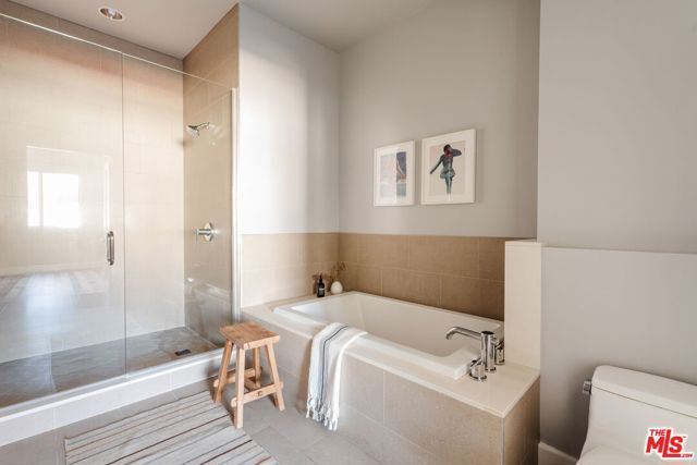 1250 N Harper Avenue PH421, Los Angeles, CA 90046