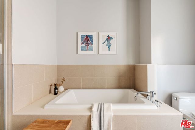 1250 N Harper Avenue PH421, Los Angeles, CA 90046