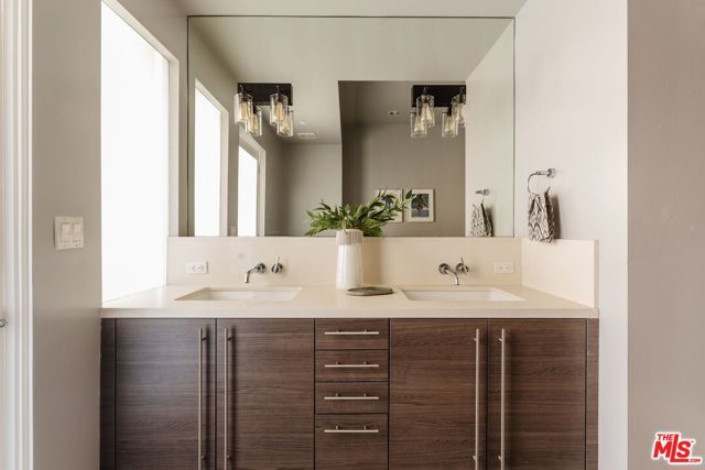 1250 N Harper Avenue PH421, Los Angeles, CA 90046