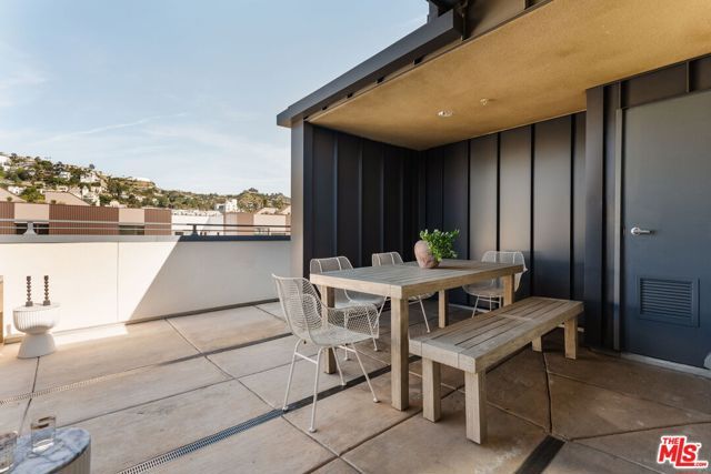 1250 N Harper Avenue PH421, Los Angeles, CA 90046