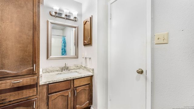 4119 Medical Dr Apt D201, San Antonio, TX 78229