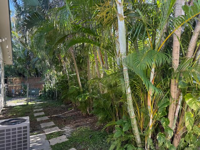 9129 W Highland Pines Boulevard, Palm Beach Gardens, FL 33418