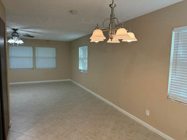 9129 W Highland Pines Boulevard, Palm Beach Gardens, FL 33418
