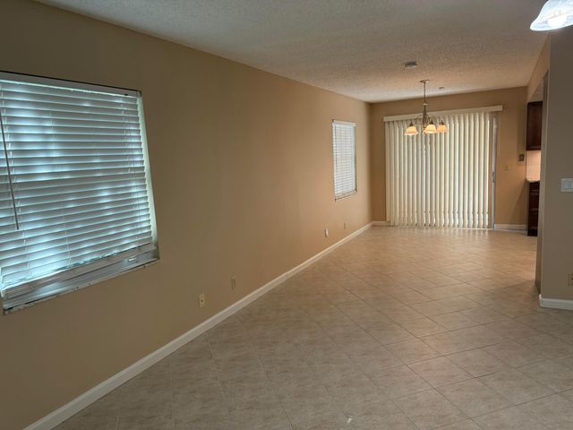 9129 W Highland Pines Boulevard, Palm Beach Gardens, FL 33418