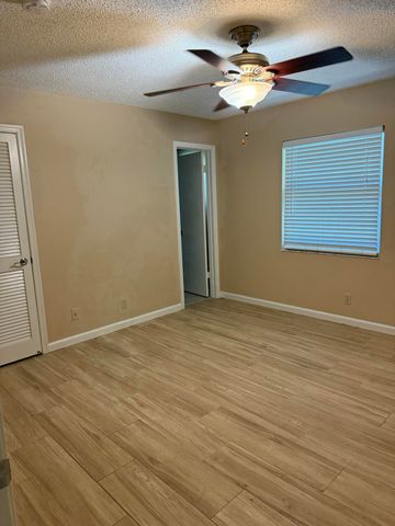 9129 W Highland Pines Boulevard, Palm Beach Gardens, FL 33418