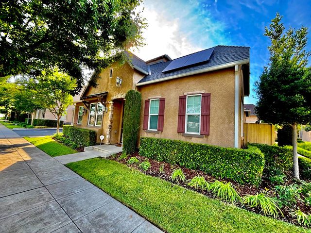 4056 Trenton Avenue, Clovis, CA 93619