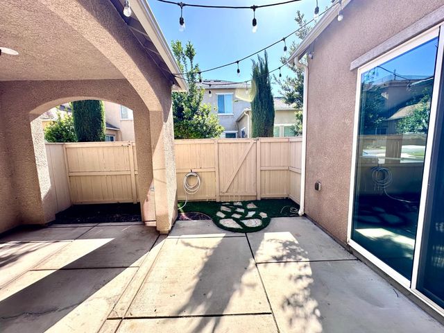 4056 Trenton Avenue, Clovis, CA 93619