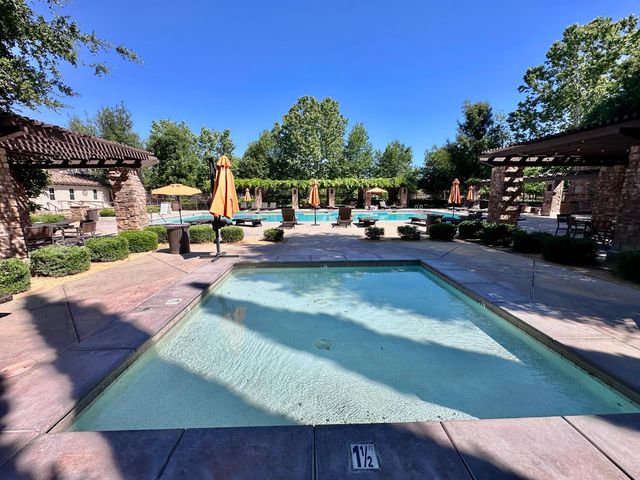 4056 Trenton Avenue, Clovis, CA 93619