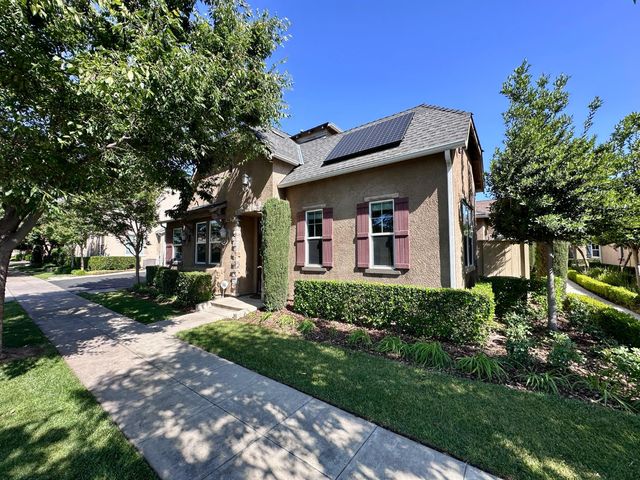 4056 Trenton Avenue, Clovis, CA 93619