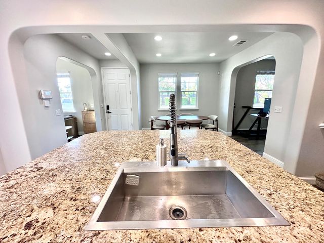 4056 Trenton Avenue, Clovis, CA 93619