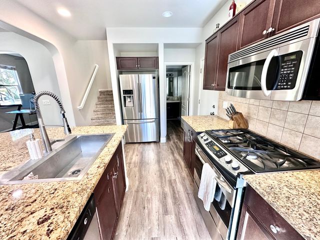 4056 Trenton Avenue, Clovis, CA 93619