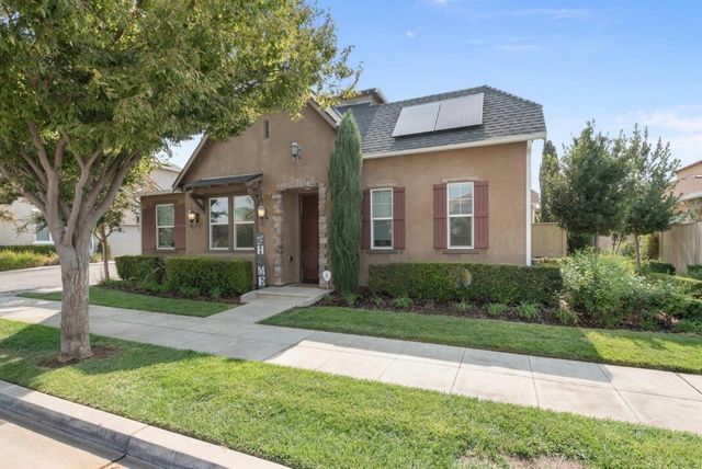 4056 Trenton Avenue, Clovis, CA 93619