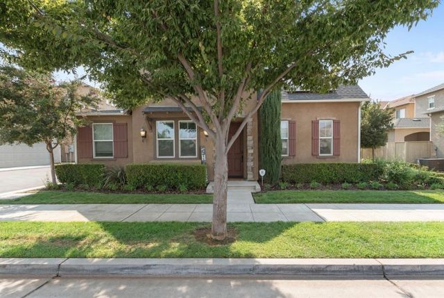 4056 Trenton Avenue, Clovis, CA 93619