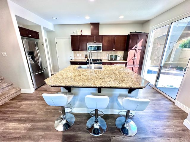 4056 Trenton Avenue, Clovis, CA 93619